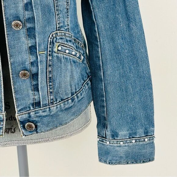 Upcycled Womens SZ M Classic Denim Jean Jacket Banana Republic Hand Embellished - Picture 3 of 8